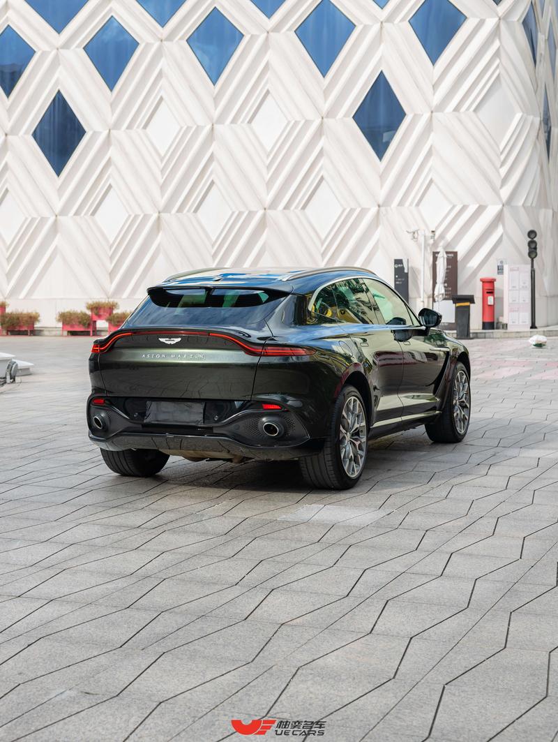 Aston Martin DBX, 2025 — фото 7 из 12
