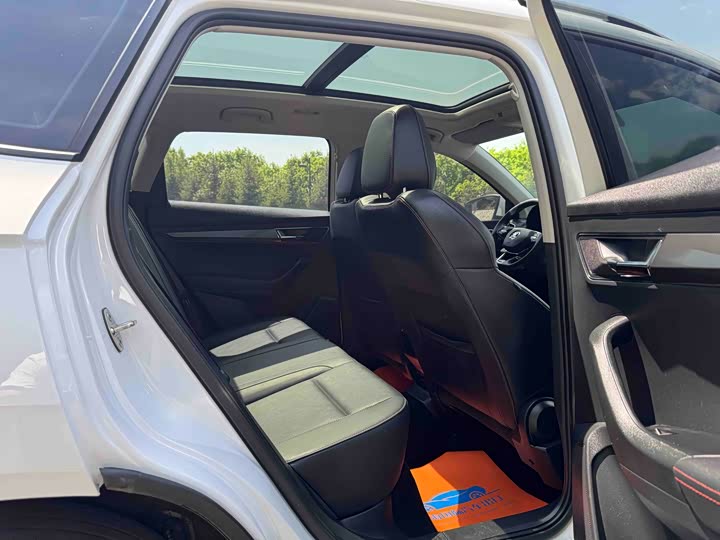Skoda Karoq, 2023 — фото 9 из 9