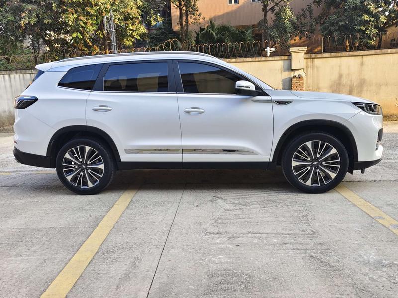 Chery Tiggo 8 Plus, 2022 — фото 8 из 12
