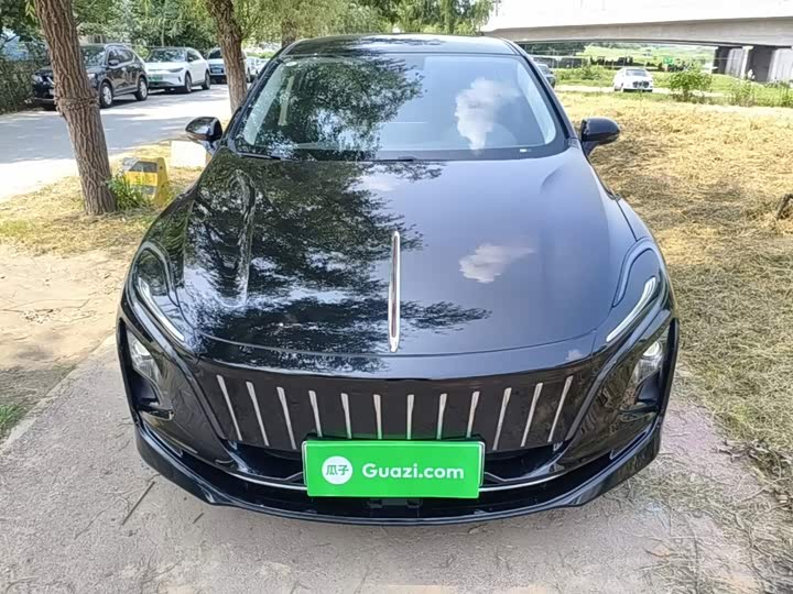 Hongqi E-QM5, 2023 — фото 3 из 9