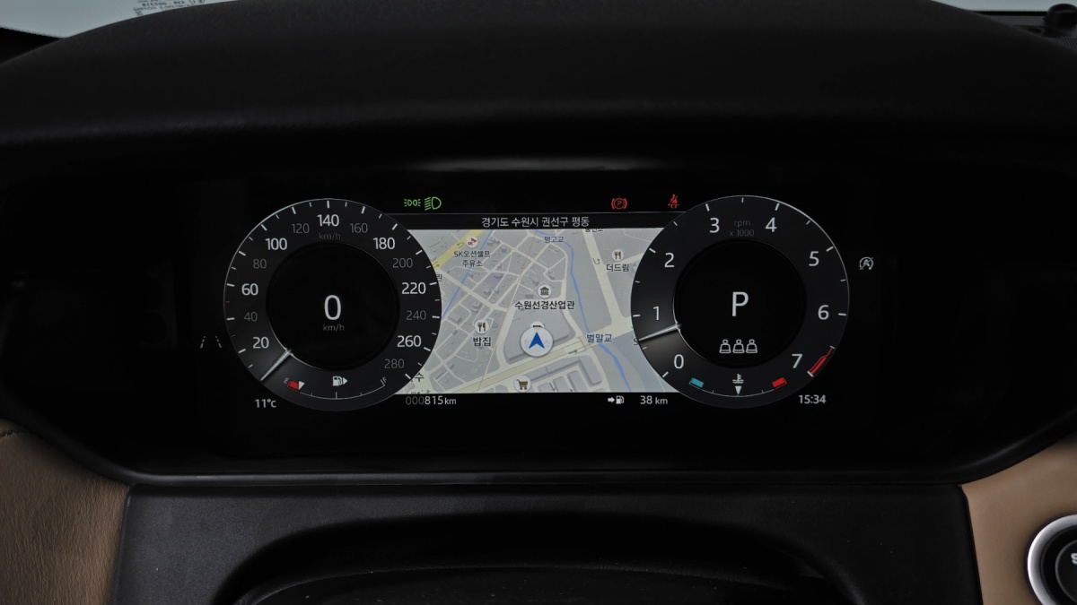 Land Rover Range Rover Velar, 2025 — фото 8 из 12