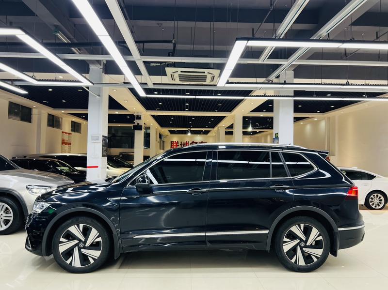 Volkswagen Tiguan L Pro, 2023 — фото 4 из 12
