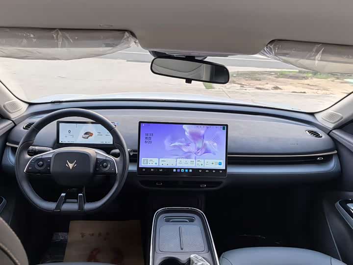 BAIC Arcfox T1, 2025 — фото 6 из 9