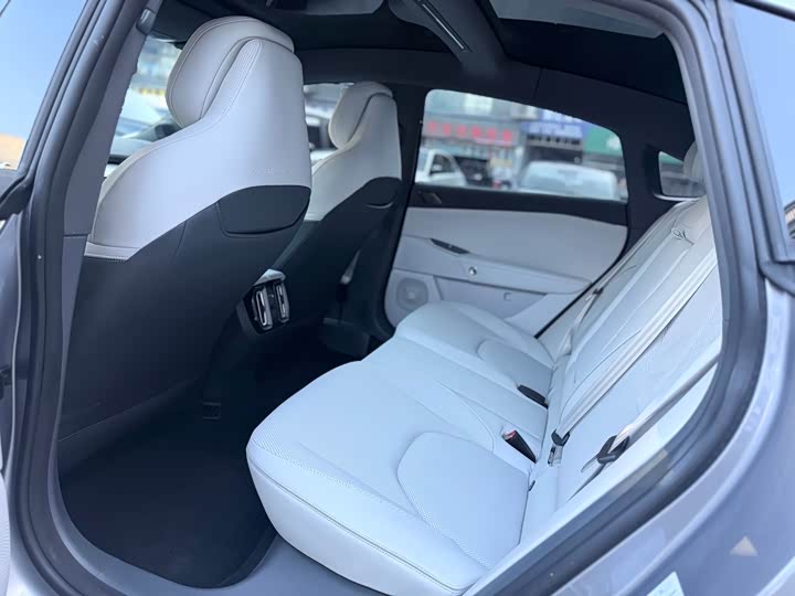 BAIC Arcfox Alpha S5, 2024 — фото 8 из 9