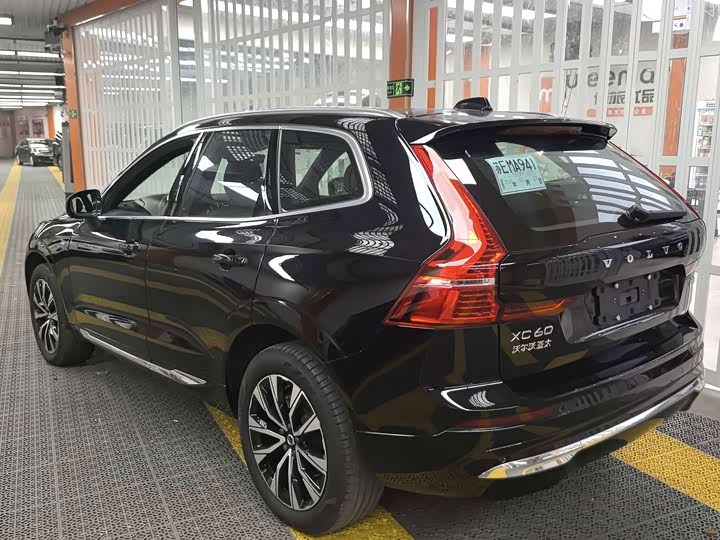 Volvo XC60, 2025 — фото 3 из 9