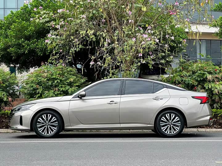 Nissan Teana, 2023 — фото 2 из 9