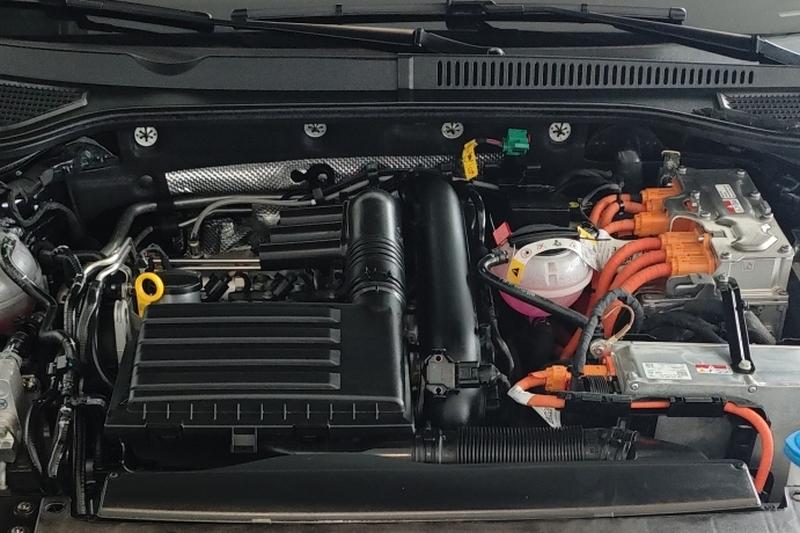 Volkswagen Passat Hybrid, 2025 — фото 5 из 10