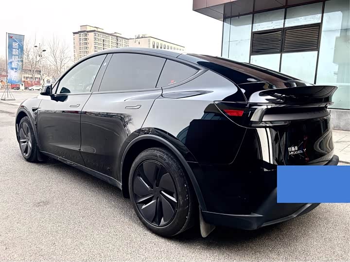 Tesla Model Y, 2025 — фото 4 из 9
