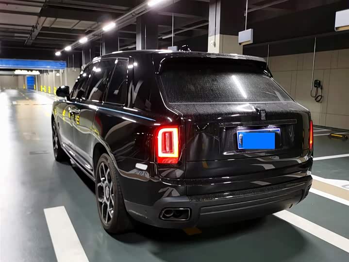 Rolls-Royce Cullinan, 2023 — фото 7 из 9