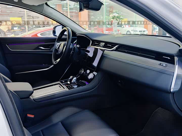 Jaguar XF L, 2023 — фото 8 из 9