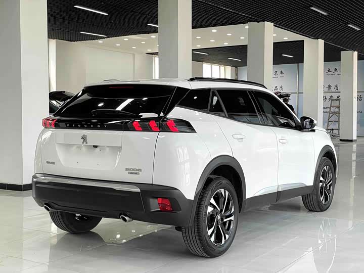 Peugeot 2008, 2022 — фото 4 из 9