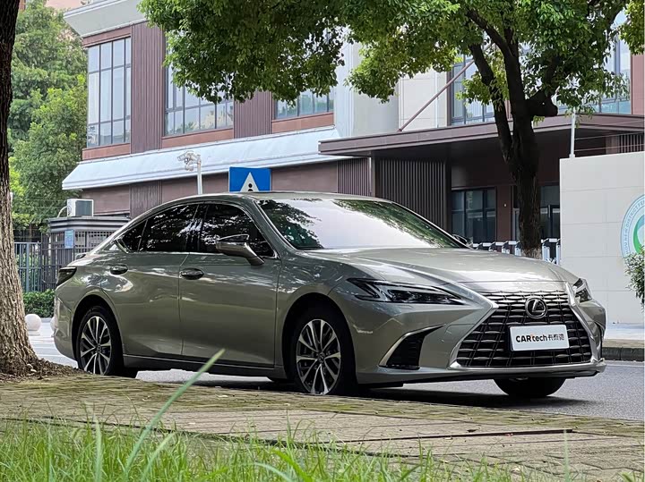 Lexus ES, 2024 — фото 3 из 9