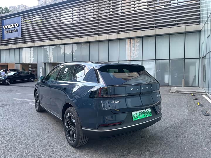 Volvo XC70 Hybrid, 2025 — фото 6 из 9