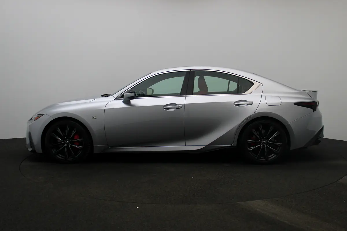 Lexus IS-Series, 2023 — фото 3 из 10