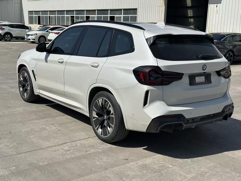 BMW iX3, 2022 — фото 4 из 10