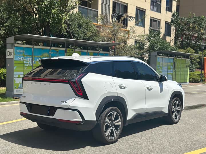 Geely Atlas L, 2025 — фото 4 из 9