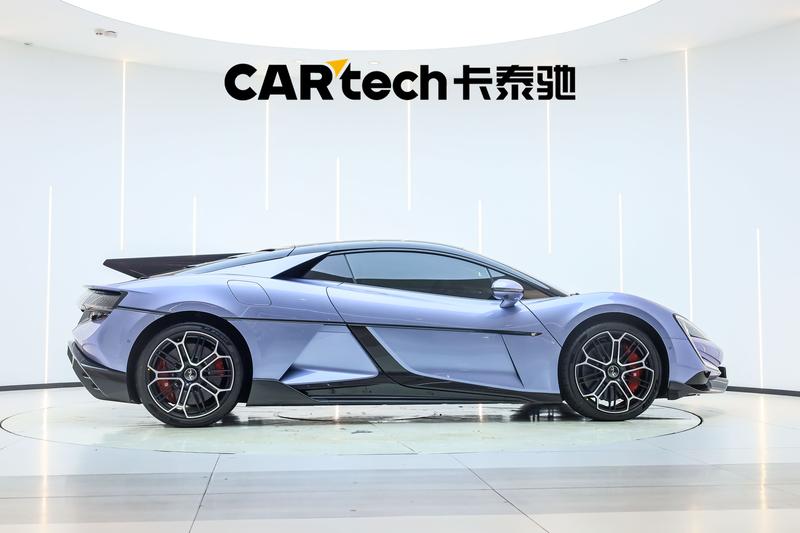 BYD Yangwang U9, 2024 — фото 8 из 12