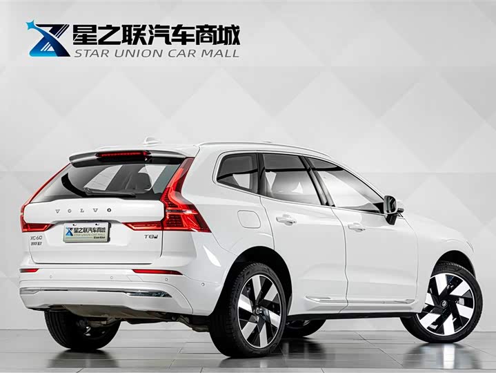 Volvo XC60 Hybrid, 2024 — фото 6 из 9
