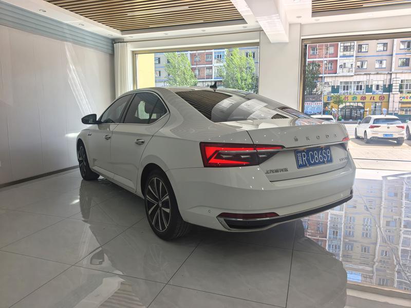 Skoda Superb, 2022 — фото 4 из 12