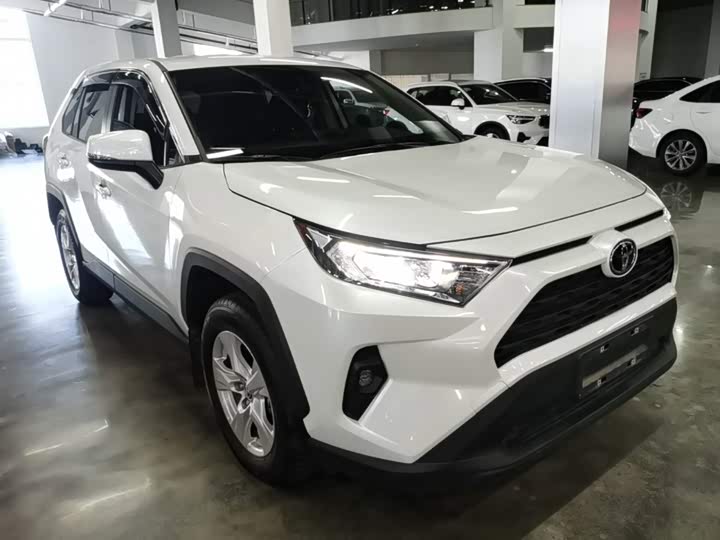 Toyota RAV4, 2025 — фото 4 из 9