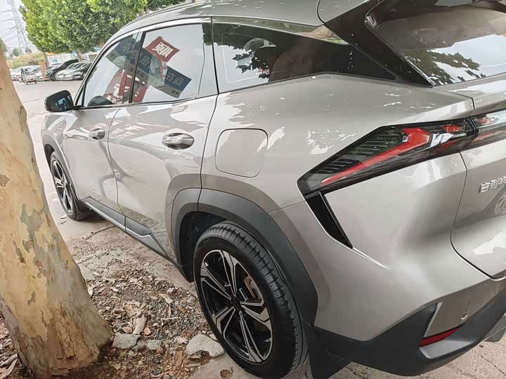 Geely Galaxy L7, 2023 — фото 7 из 9