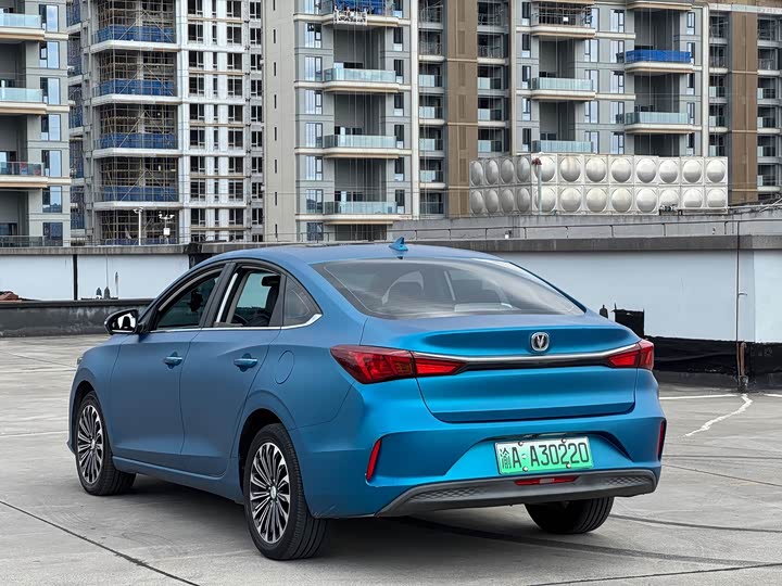 Changan Eado EV, 2022 — фото 4 из 9