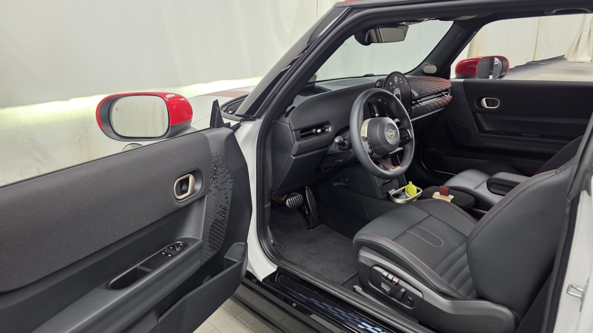 Mini Cooper, 2025 — фото 10 из 12