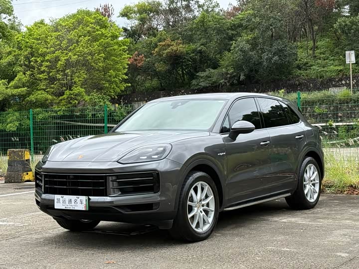 Porsche Cayenne Hybrid, 2024 — фото 2 из 9