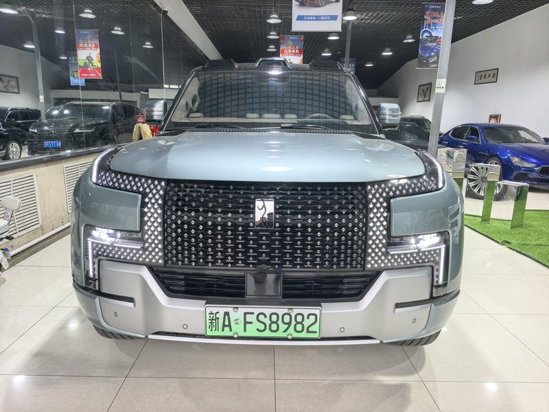 BYD Yangwang U8, 2024 — фото 2 из 10