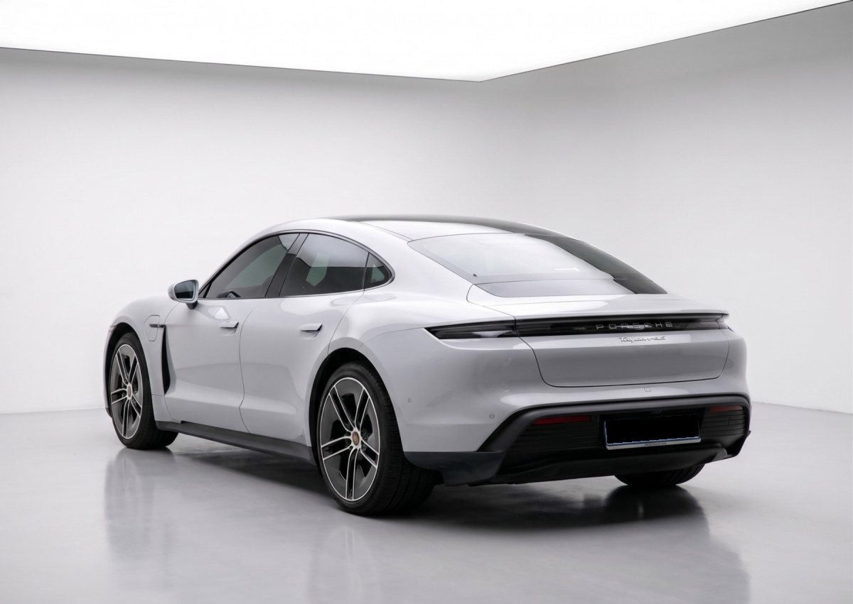 Porsche Taycan, 2024 — фото 6 из 12