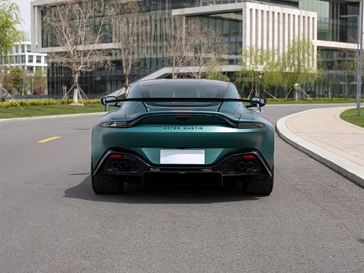 Aston Martin V8 Vantage, 2022 — фото 5 из 9