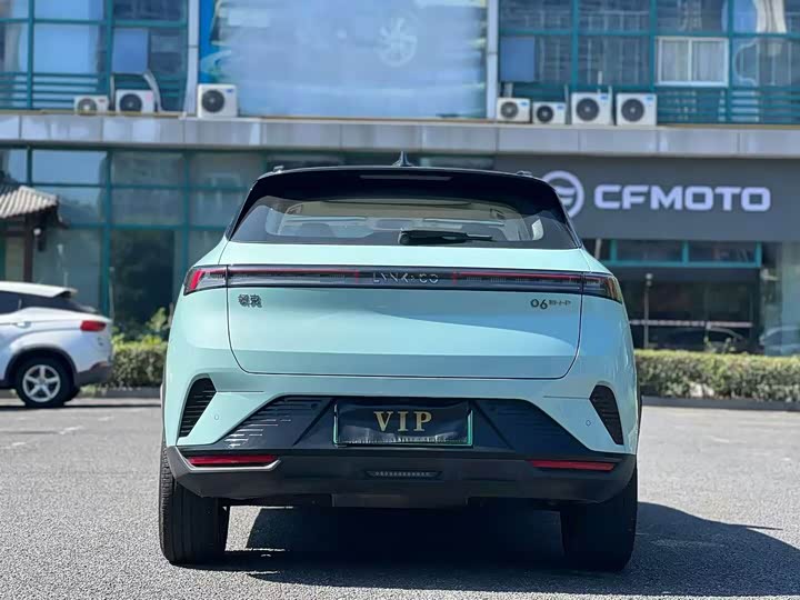 Lynk & Co 06 EM-P Hybrid, 2023 — фото 3 из 9
