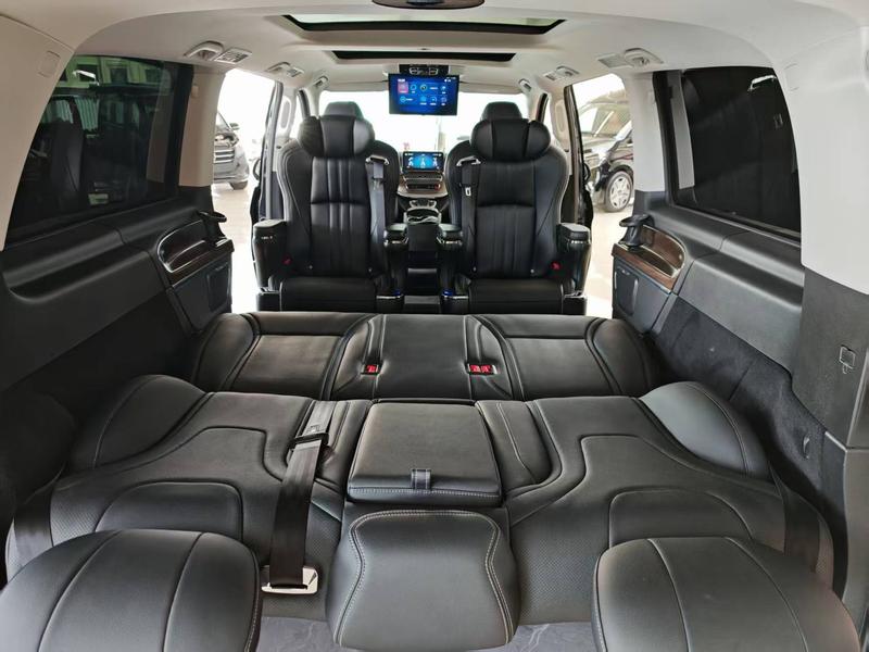 Mercedes-Benz V-Class, 2022 — фото 12 из 12