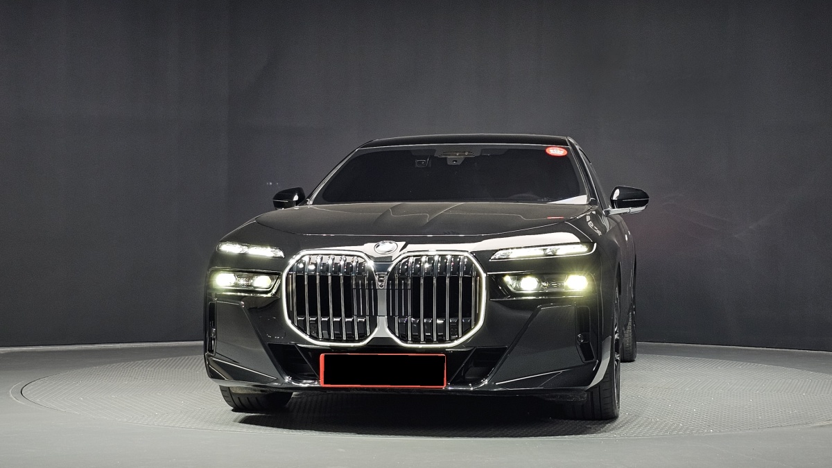 BMW 7 Series, 2025 — фото 3 из 12