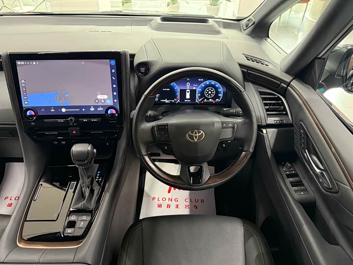 Toyota Alphard, 2026 — фото 5 из 9