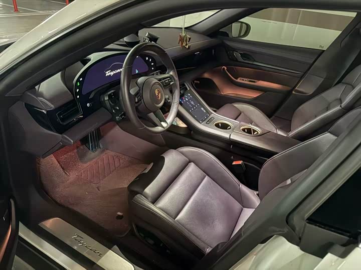 Porsche Taycan, 2025 — фото 3 из 5