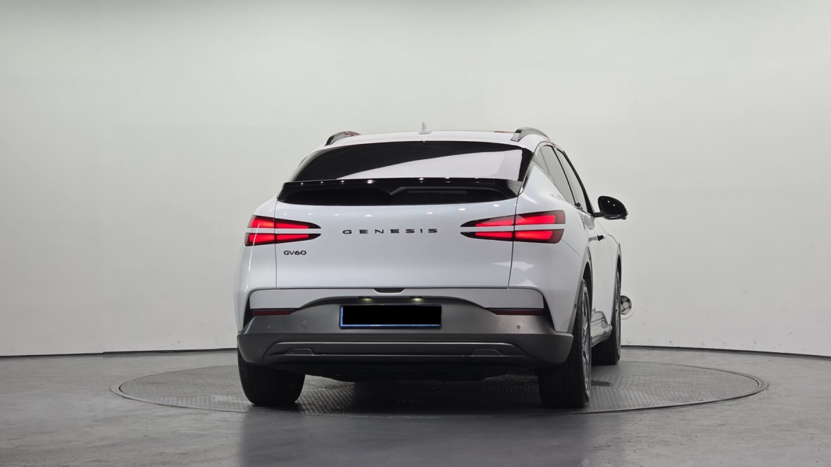 Genesis GV60, 2022 — фото 4 из 12