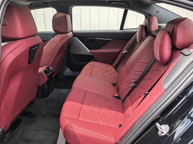 BMW i5, 2025 — фото 9 из 10