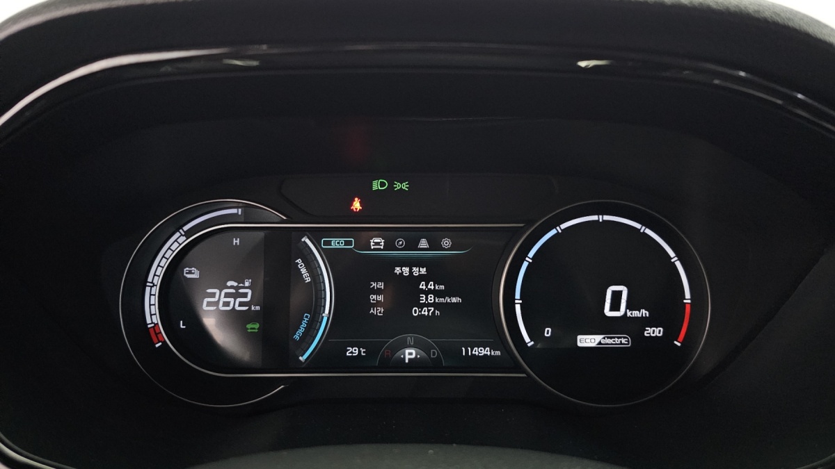 Kia Niro, 2023 — фото 8 из 12