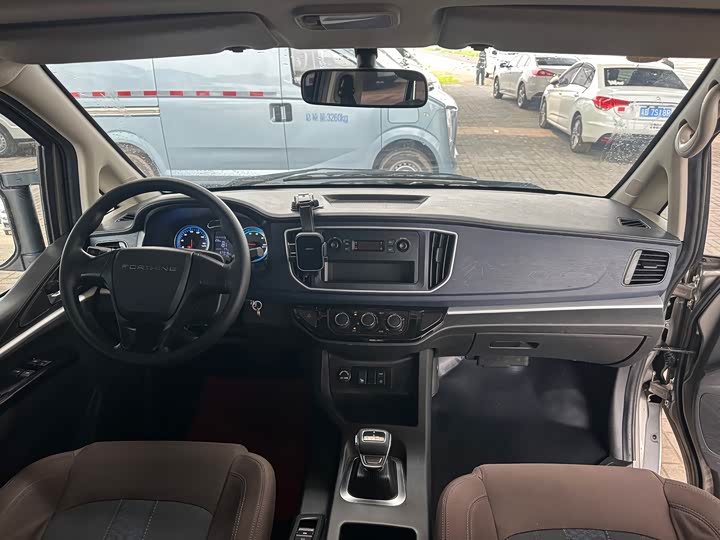 Dongfeng Forthing Lingzhi M5 EV, 2025 — фото 9 из 9