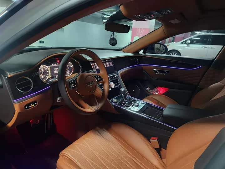 Bentley Flying Spur, 2021 — фото 3 из 7