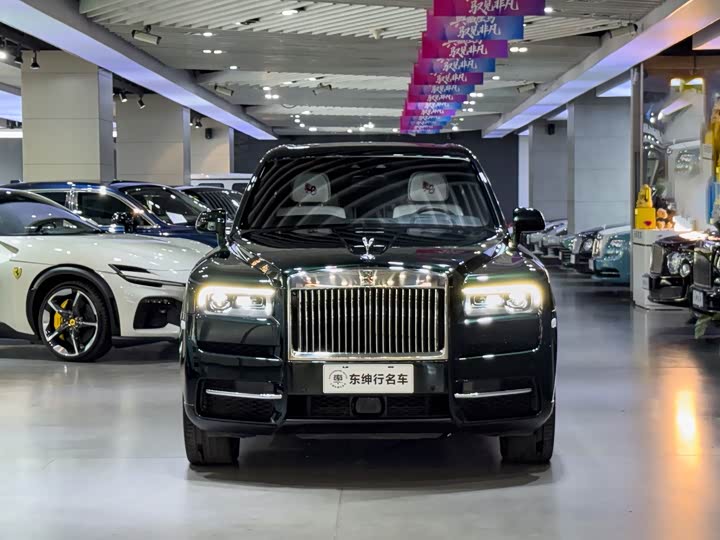 Rolls-Royce Cullinan, 2022 — фото 2 из 9