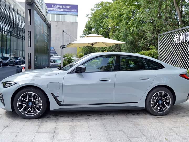 BMW i4, 2025 — фото 3 из 9
