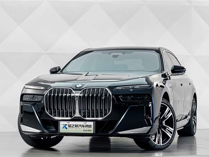BMW i7, 2024 — фото 2 из 9