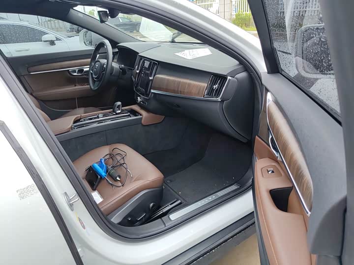 Volvo V90, 2024 — фото 7 из 9