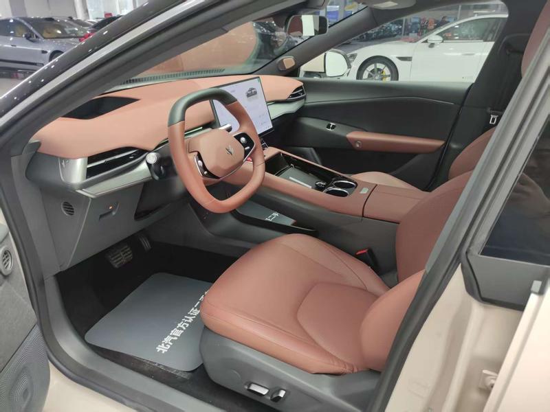 BAIC Arcfox Alpha S5, 2025 — фото 12 из 12