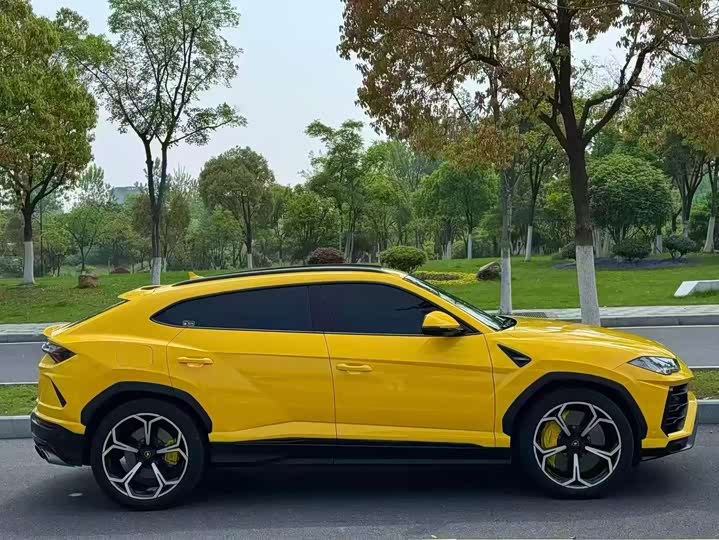 Lamborghini Urus, 2022 — фото 2 из 7