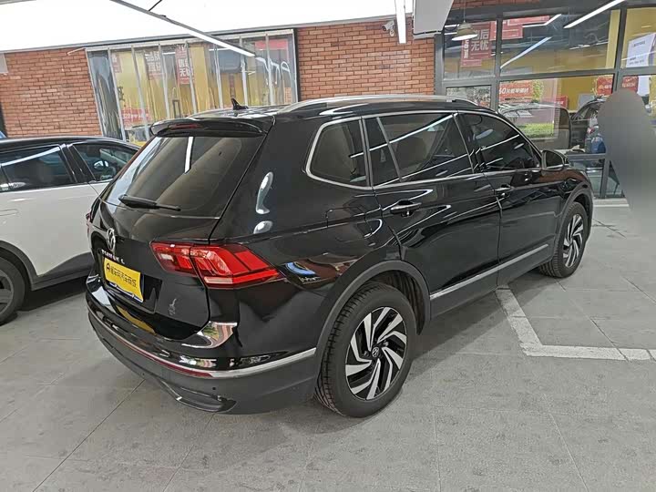 Volkswagen Tiguan L Pro, 2025 — фото 4 из 9