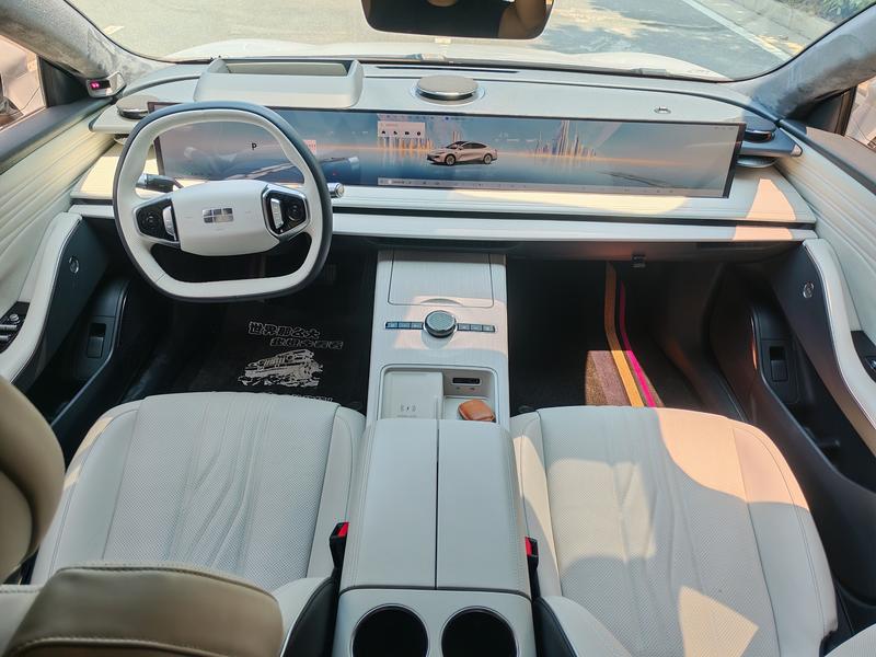 Geely Galaxy E8, 2024 — фото 7 из 10