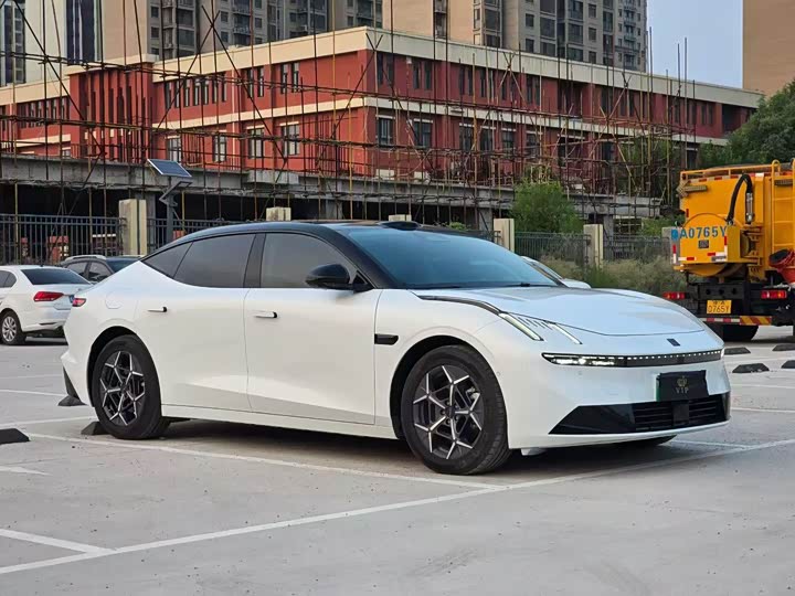 Lynk & Co 30 EM-P Hybrid, 2025 — фото 3 из 9